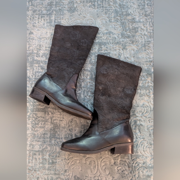 Stylish Black Floral Women's Winter Boots - Picture 1 of 6